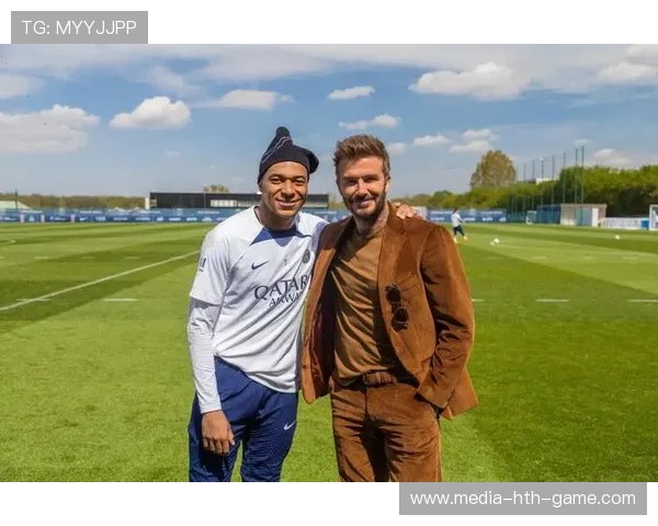 贝克汉姆合影萨巴伦卡,网友:颜值与气质齐飞,贝克汉姆在巴萨是几号 贝克汉姆合影萨巴伦卡,网友:颜值与气质齐飞,贝克汉姆在巴萨是几号